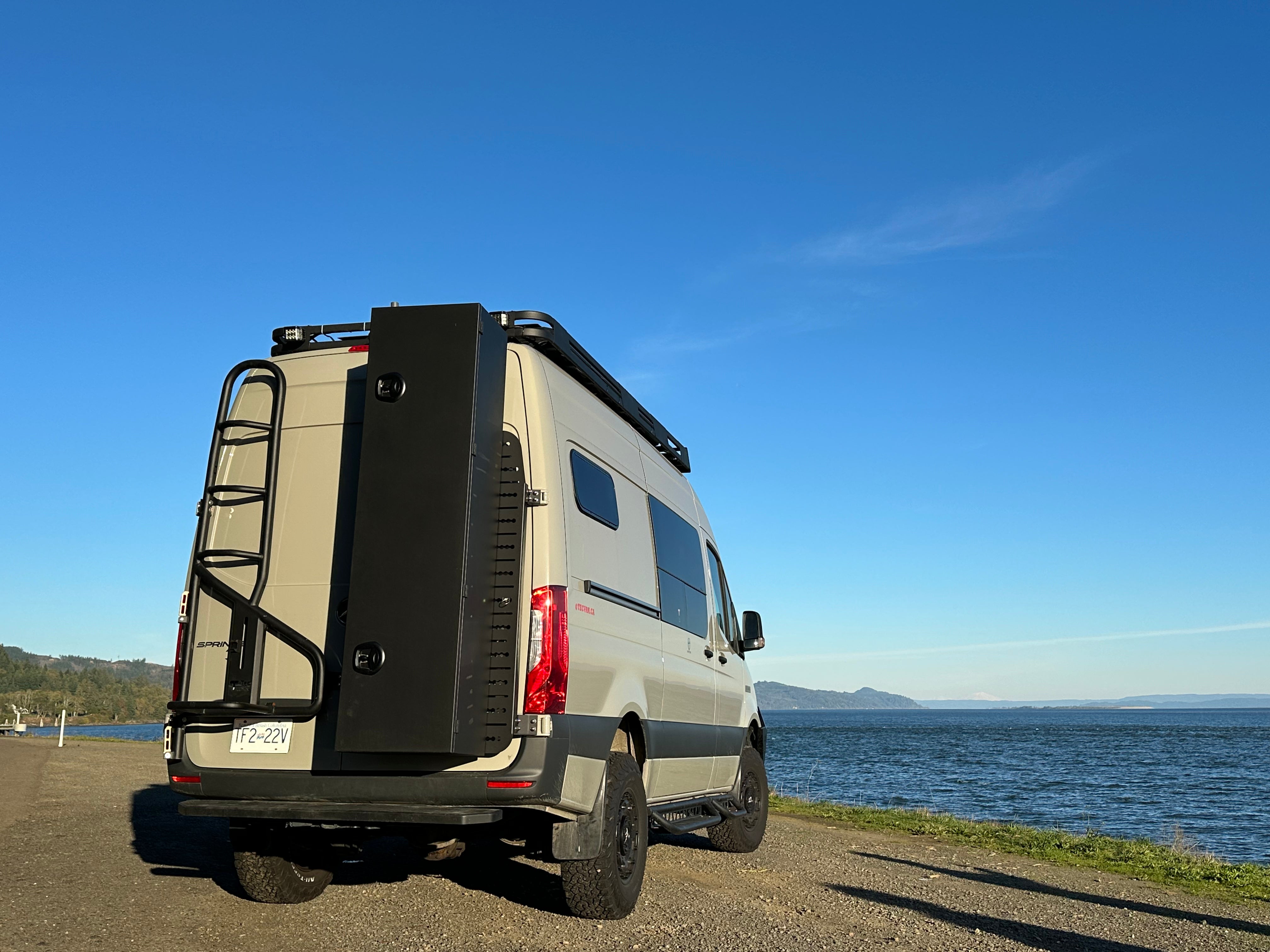 Tec Vanlife Drop Down Running Board for Sprinters