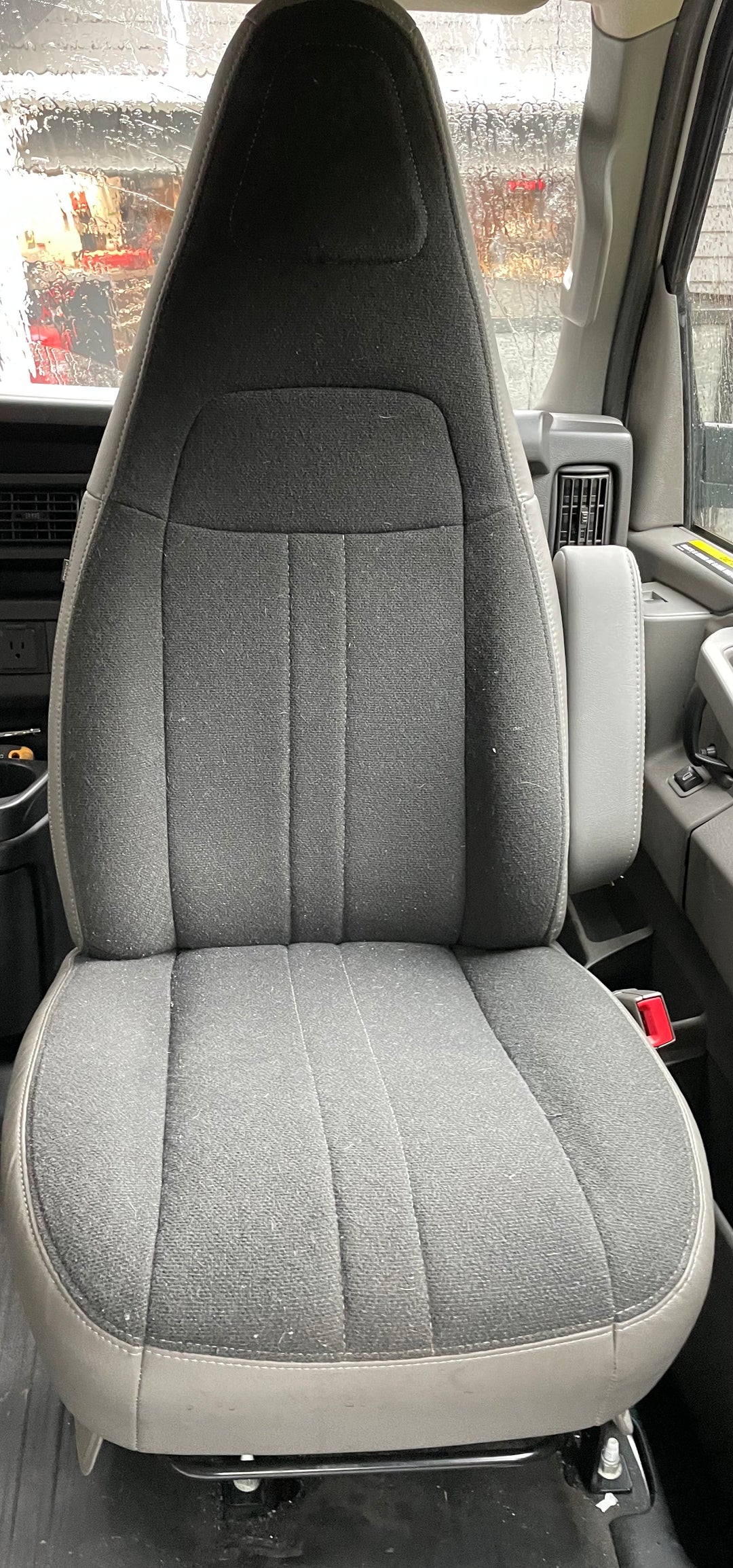 Chevy Express/GMC Savana/GMC Savana Express Seat Swivel (1996-Current)